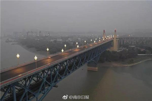 星露谷物语五彩史莱姆在哪里